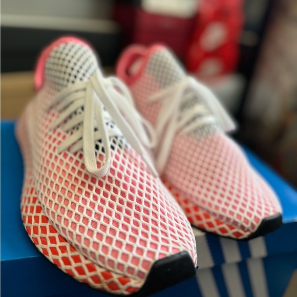 Adidas - Picture 2 of 3